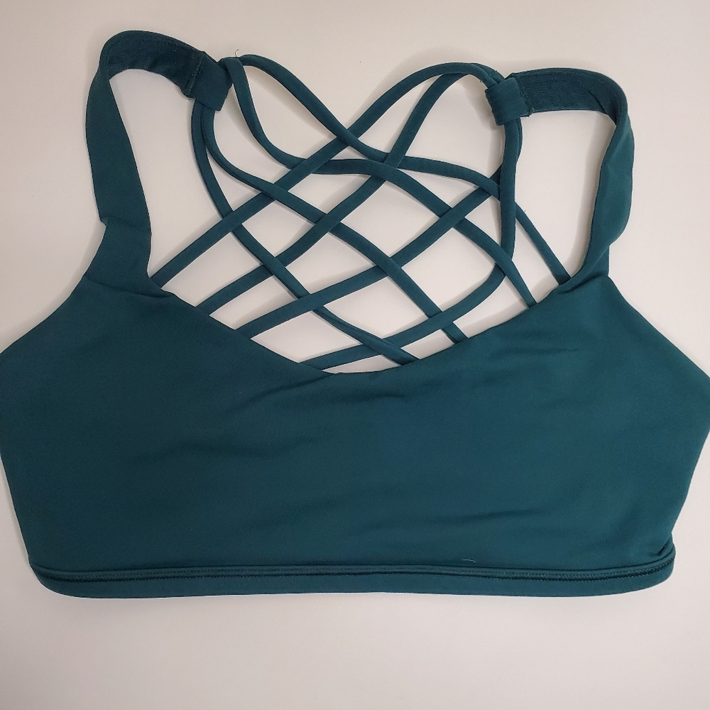 lululemon Free to be Wild Light Support bra size 4